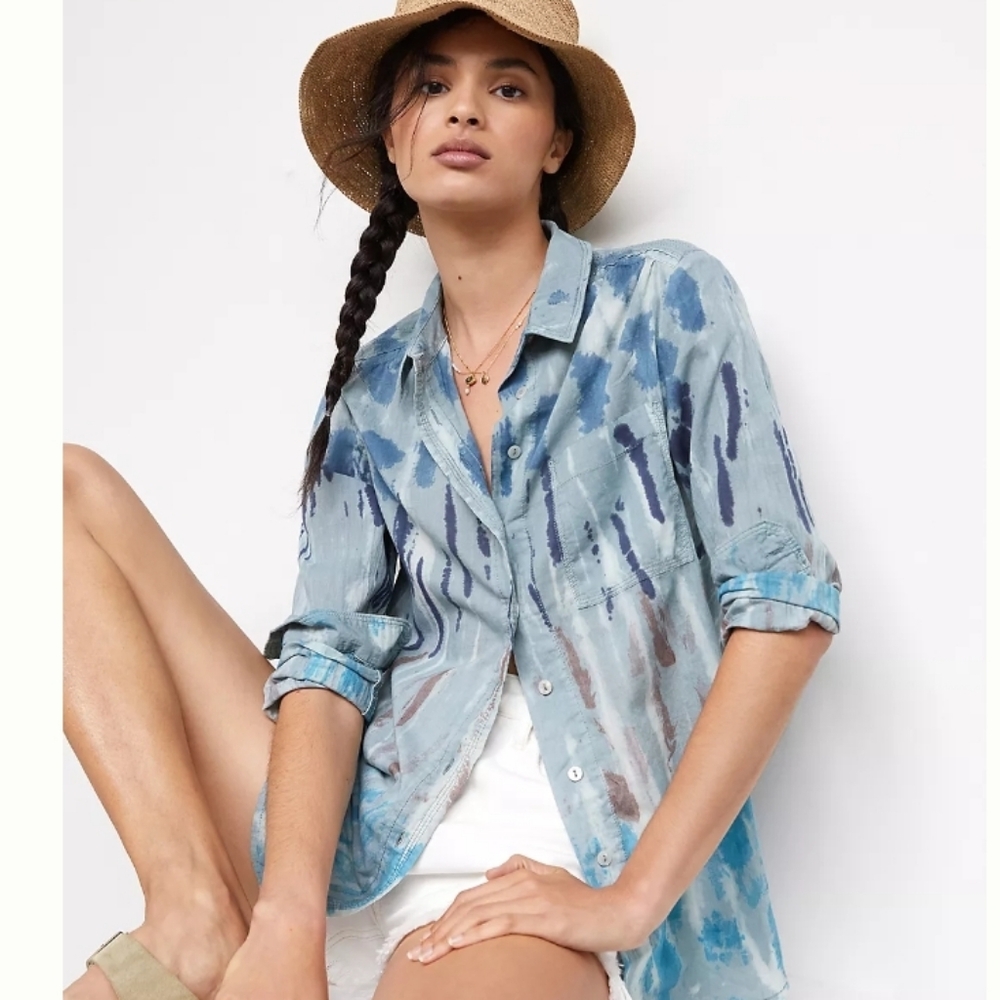 Anthropologie Pilcro Light Blue Ikat Printed Tie Dye Collared Button Up Top Sz S